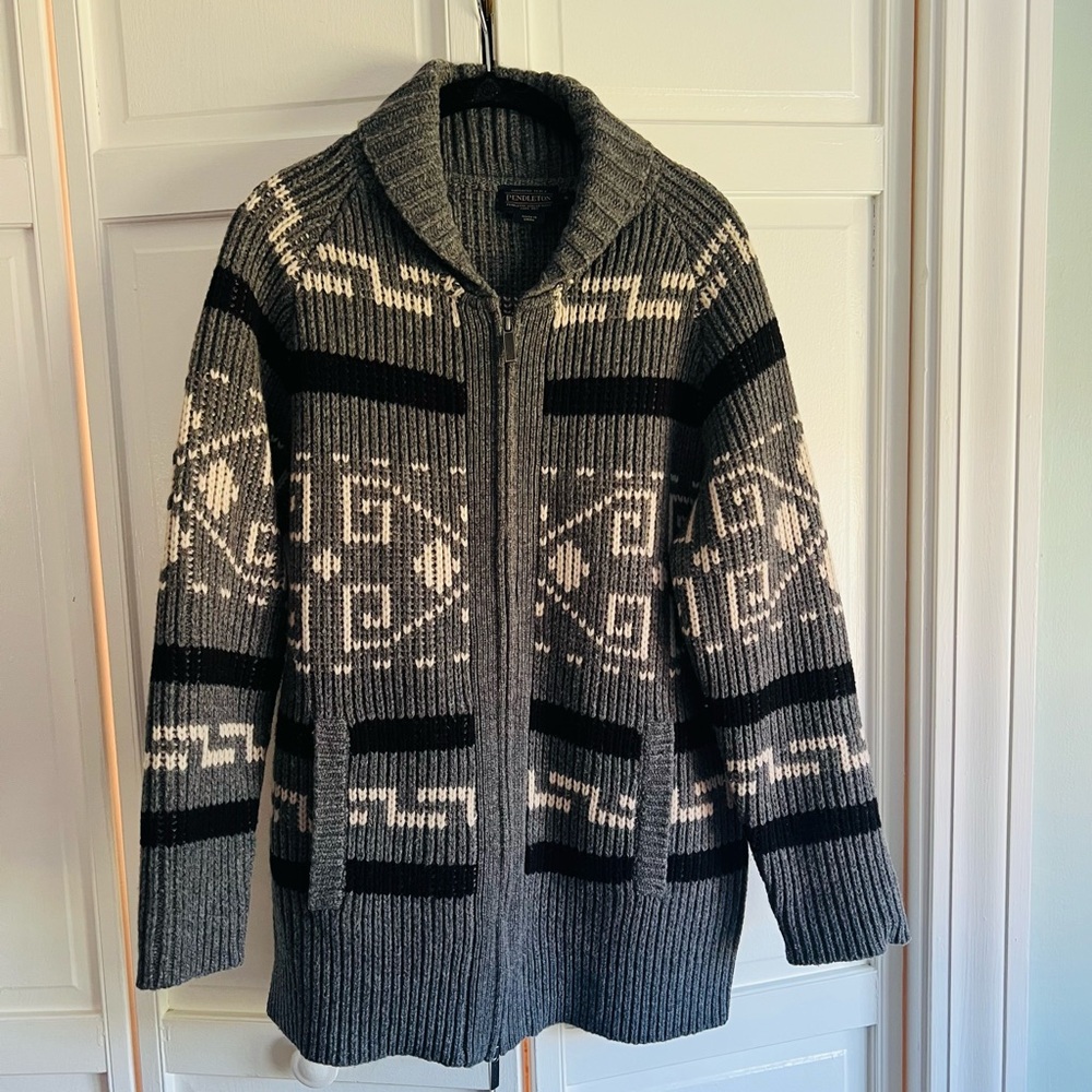 Pendleton Gray and Black Geometric Zip-Up Sweater